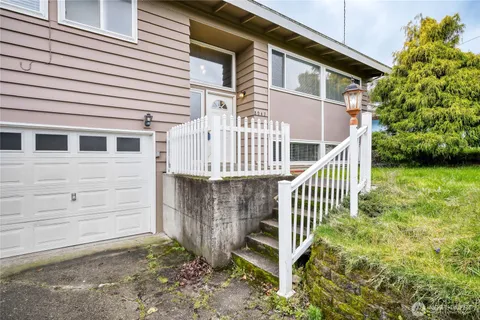 $699,950 | 8047 South 117th Street, Seattle, WA 98178