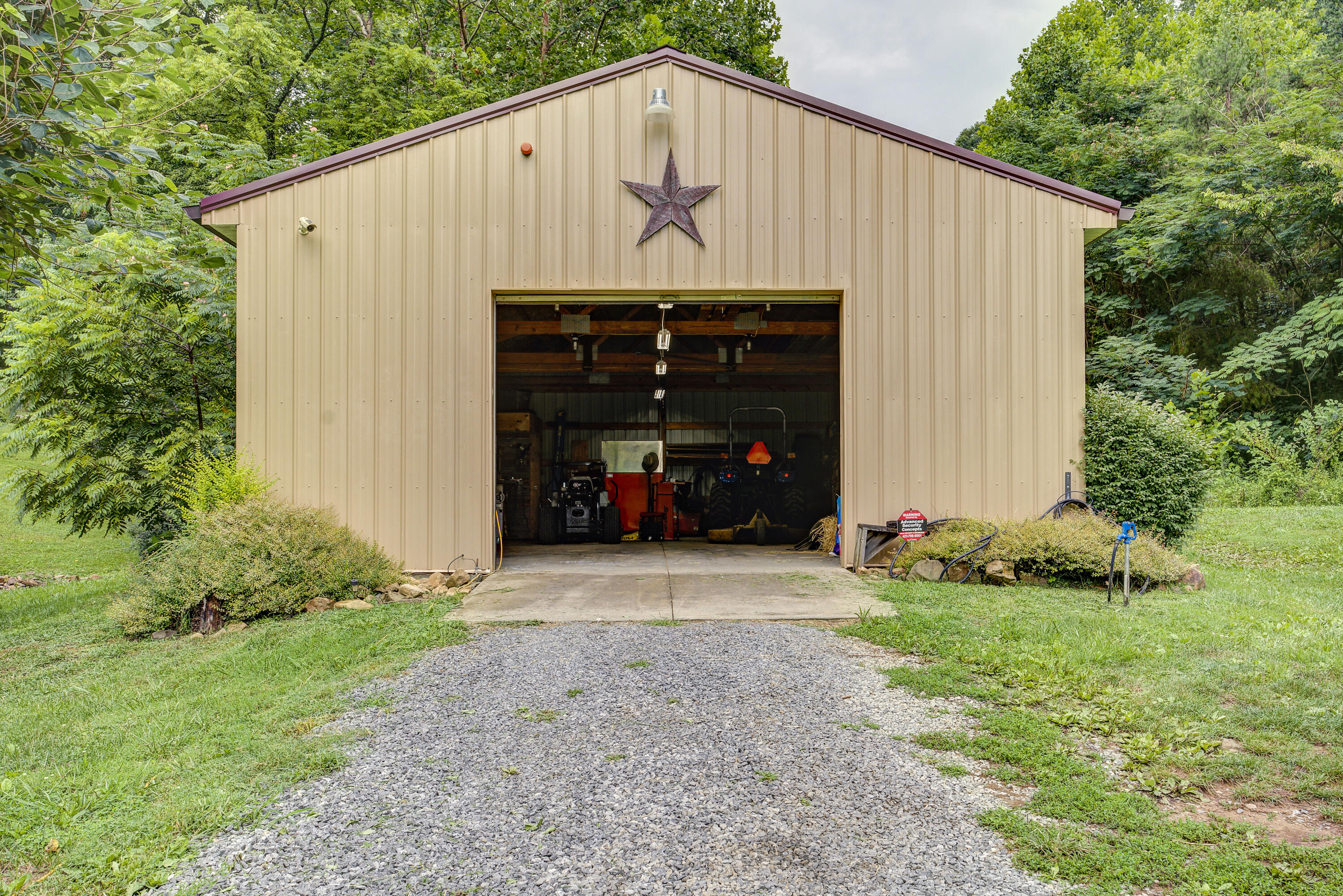 1155 Bear Hollow Road Greeneville, TN 37745 - Photo 10 of 38 CA34E763-4588-4725-8E60-25658DDD6F10