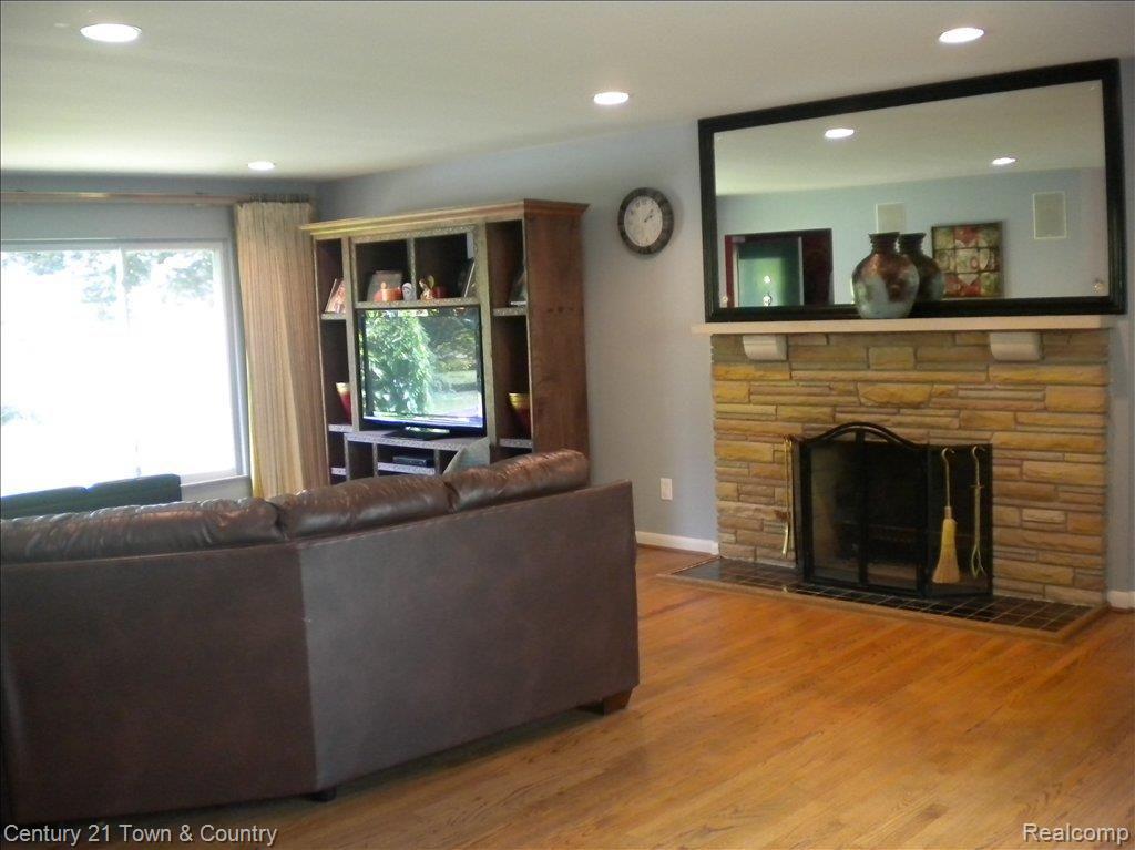4425 Squirrel Road Bloomfield Hills, MI 48304 - Photo 9 of 23 great room
