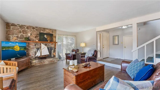 $659,000 | 355 Walkers Cay Drive, Osage Beach, MO 65065