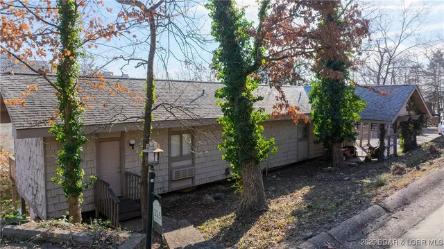 $659,000 | 355 Walkers Cay Drive, Osage Beach, MO 65065