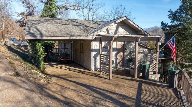 $659,000 | 355 Walkers Cay Drive, Osage Beach, MO 65065