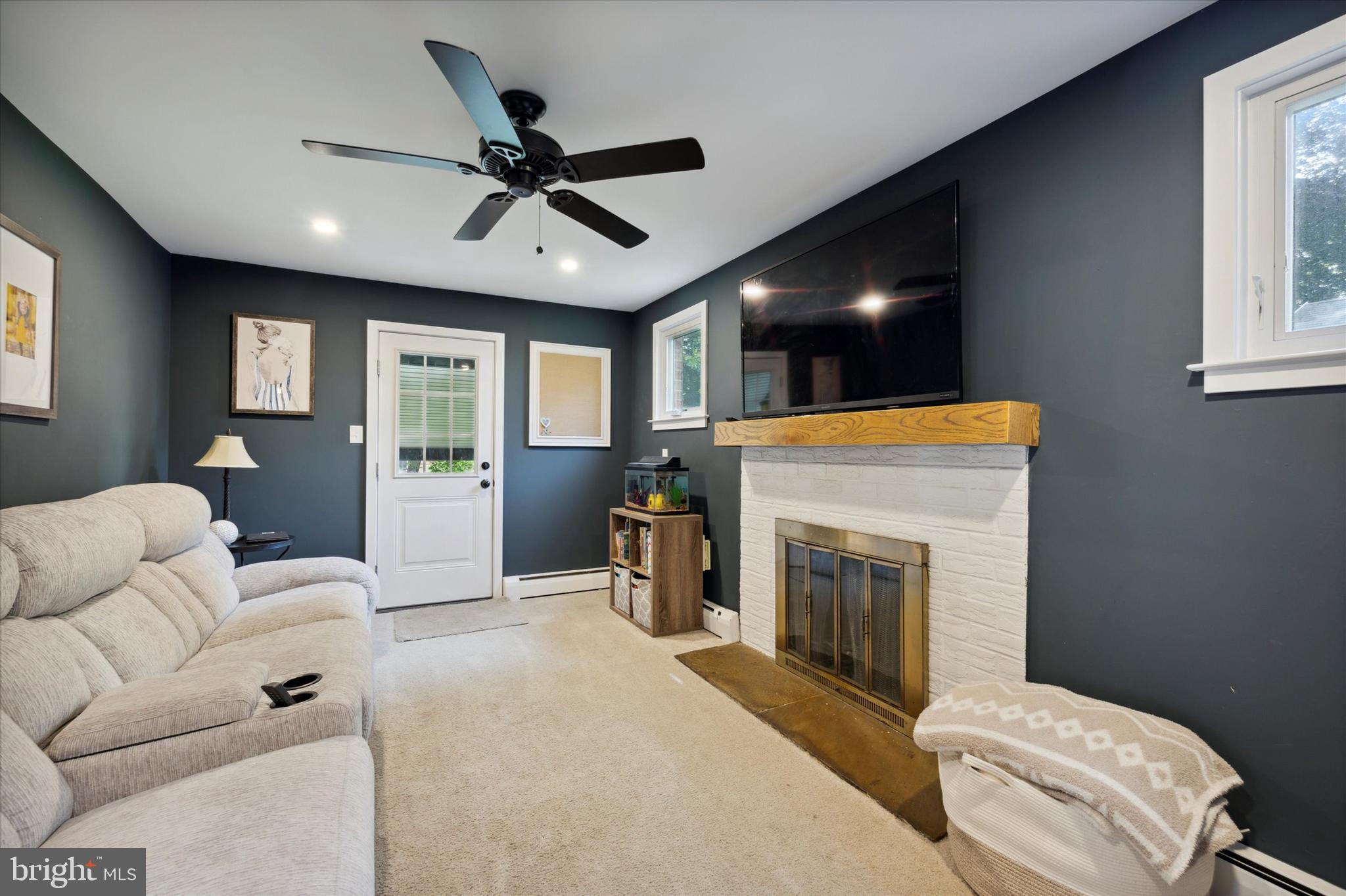 843 Homestead Avenue Springfield, PA 19064 - Photo 12 of 24 Family ROom
