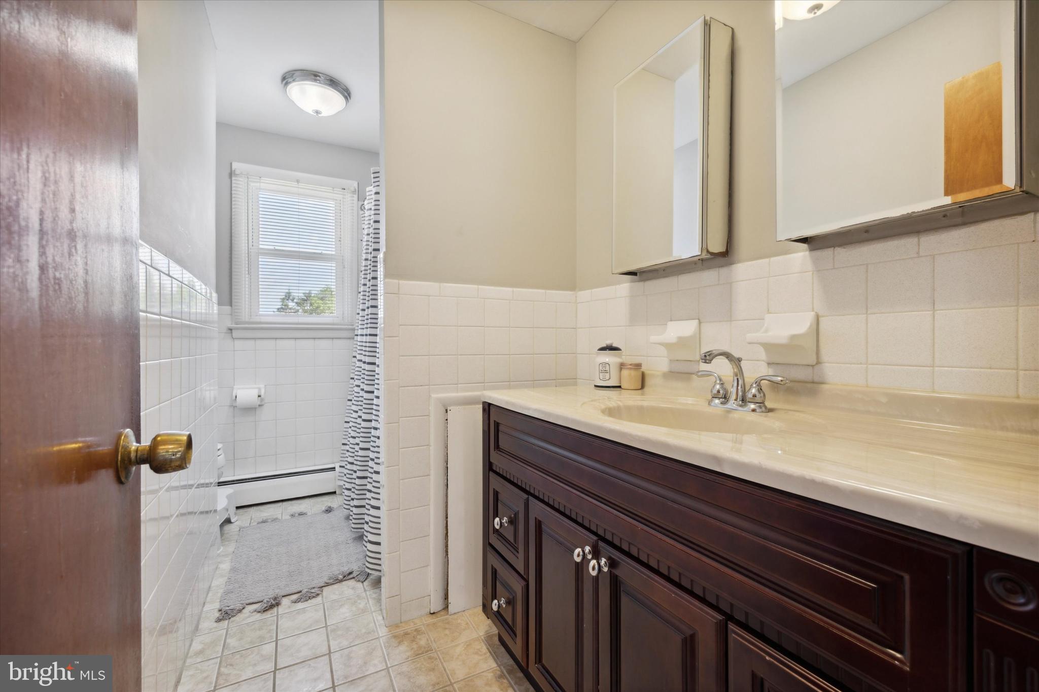 843 Homestead Avenue Springfield, PA 19064 - Photo 18 of 24 2nd floor hall full bath