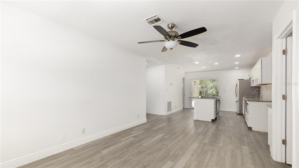 1949 Trotter Road Largo, FL 33774 - Photo 9 of 35 Gallery Image 9