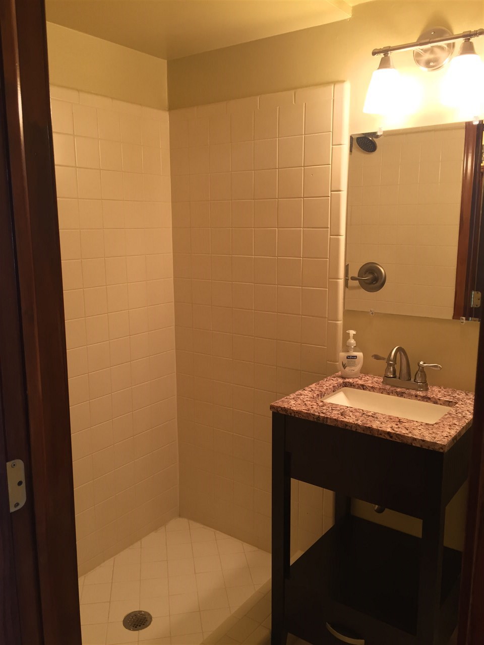 3320 Chicago Road Warren, MI 48092 - Photo 26 of 53 31325968-25.JPG