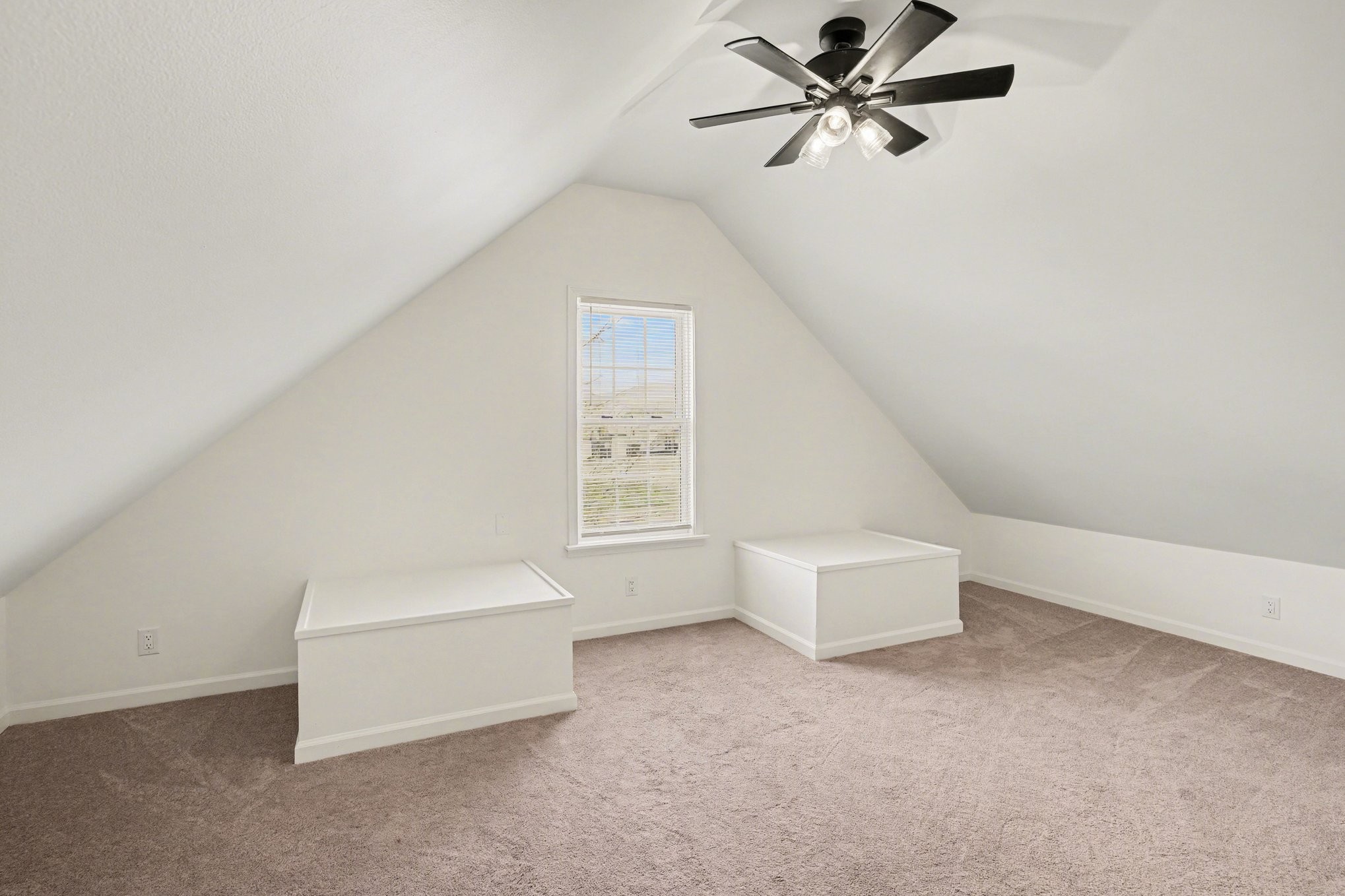 161 Fieldstone Lane Springfield, TN 37172 - Photo 19 of 26 an empty room with windows and ceiling fan