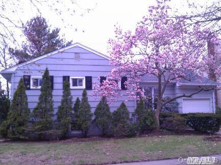 41 Cloverfield Road South Valley Stream, NY 11581 - Photo 1 of 1
