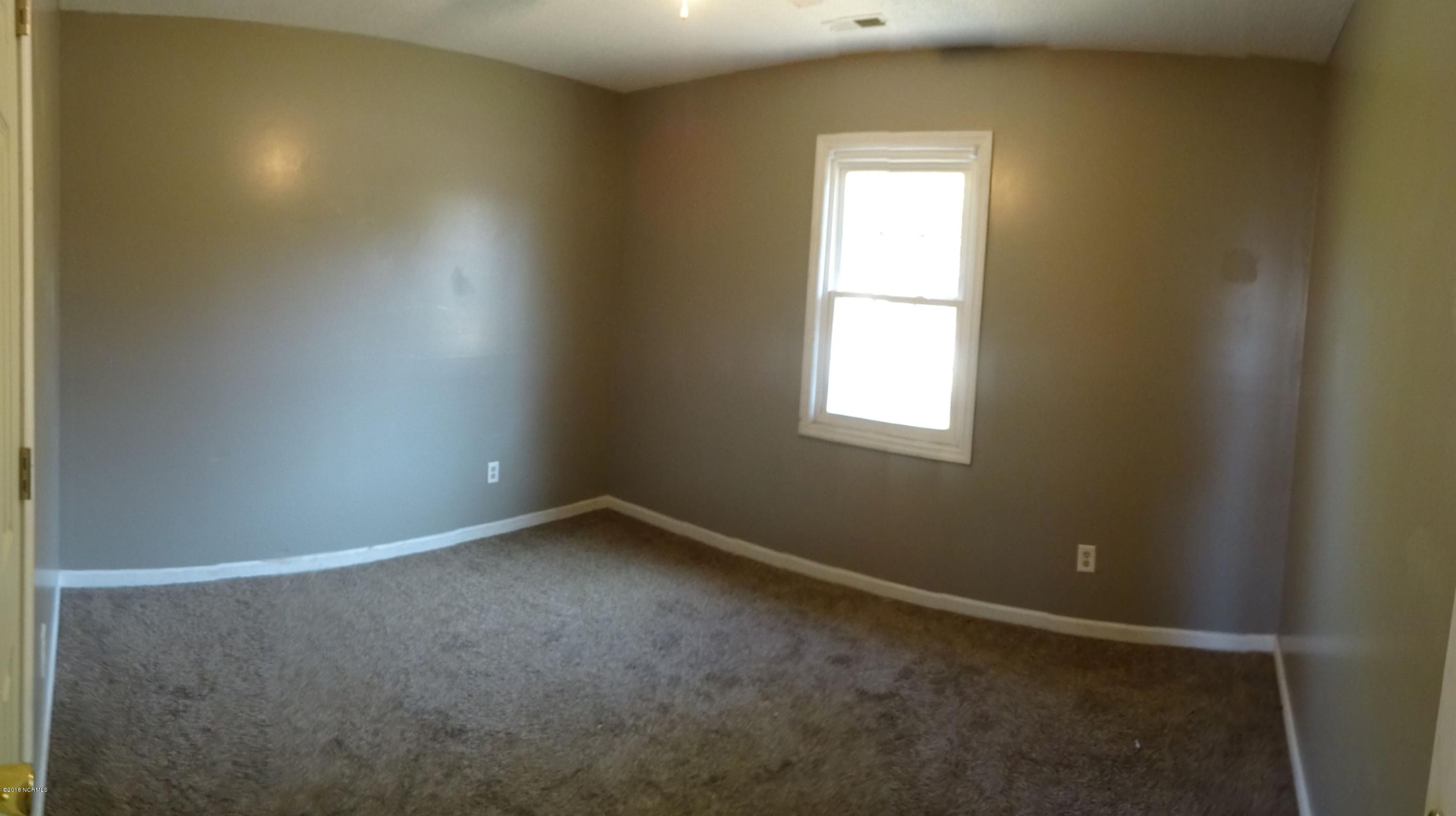 311 Crown Point Road Hubert, NC 28539 - Photo 15 of 25 Bed 21