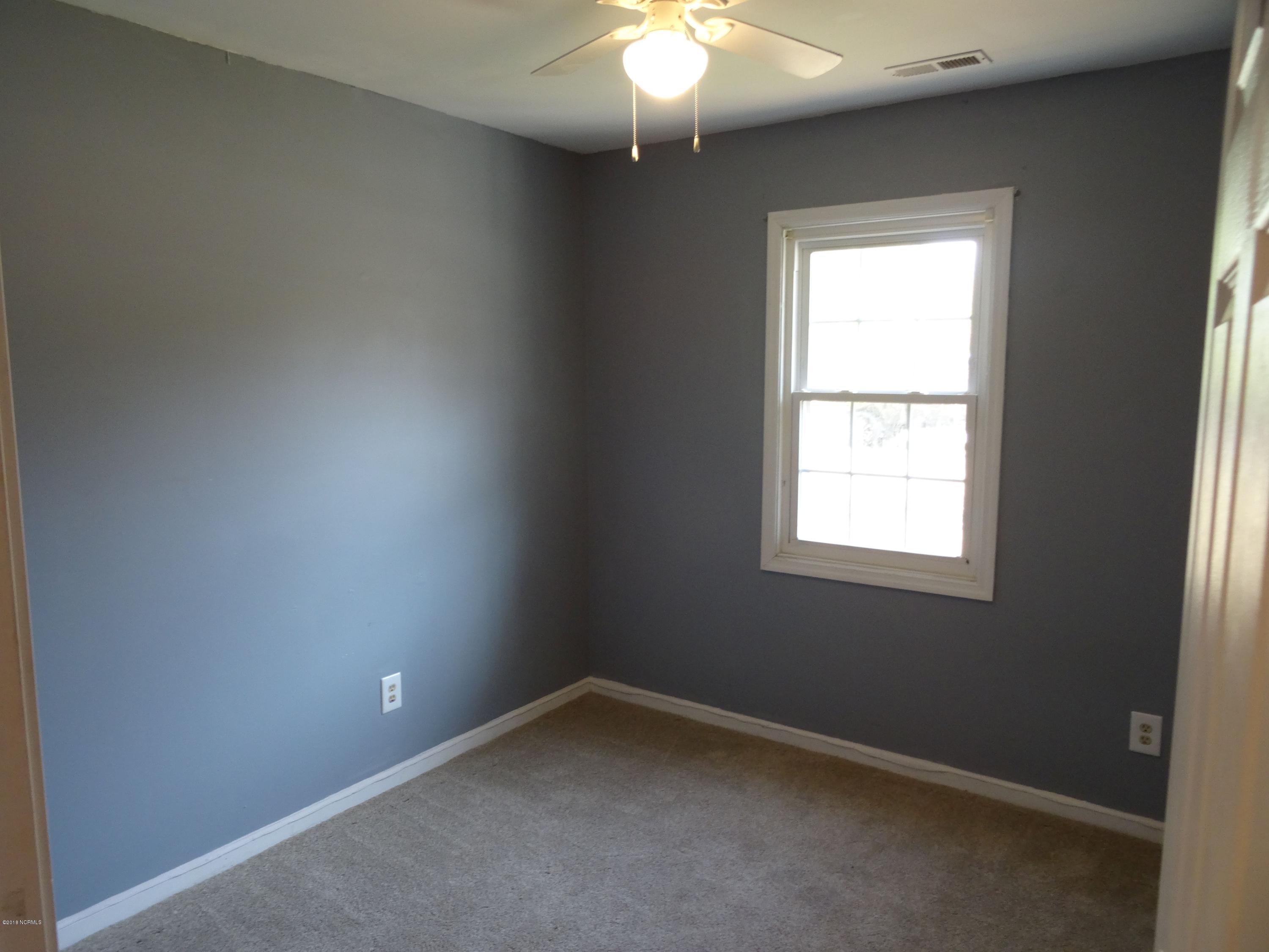 311 Crown Point Road Hubert, NC 28539 - Photo 17 of 25 Bed 31