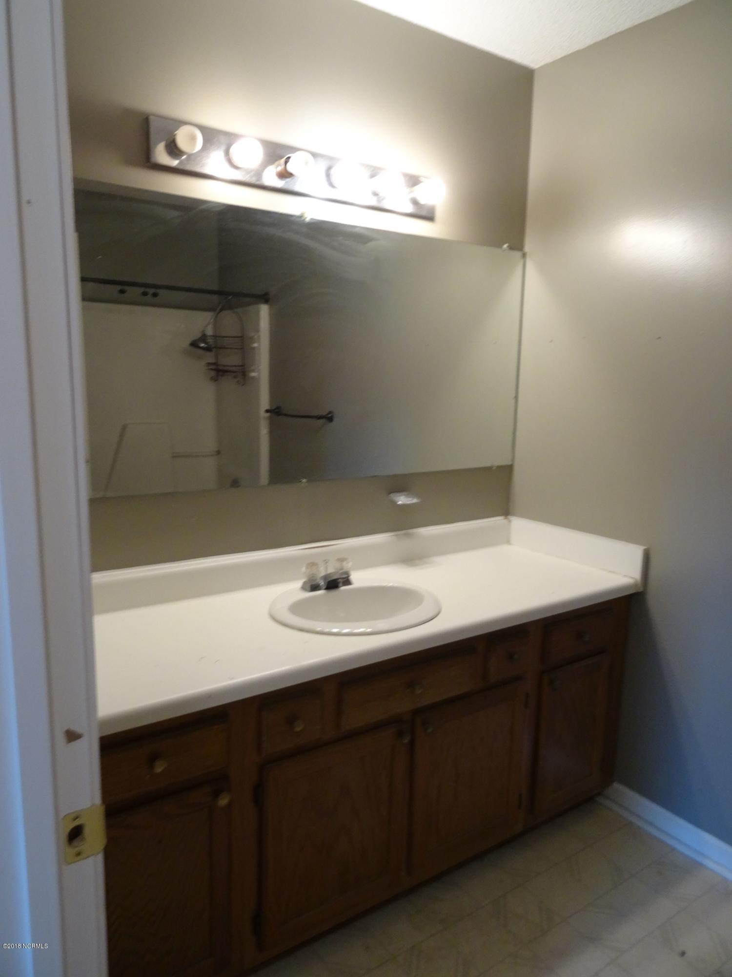 311 Crown Point Road Hubert, NC 28539 - Photo 19 of 25 Guest Bath 1