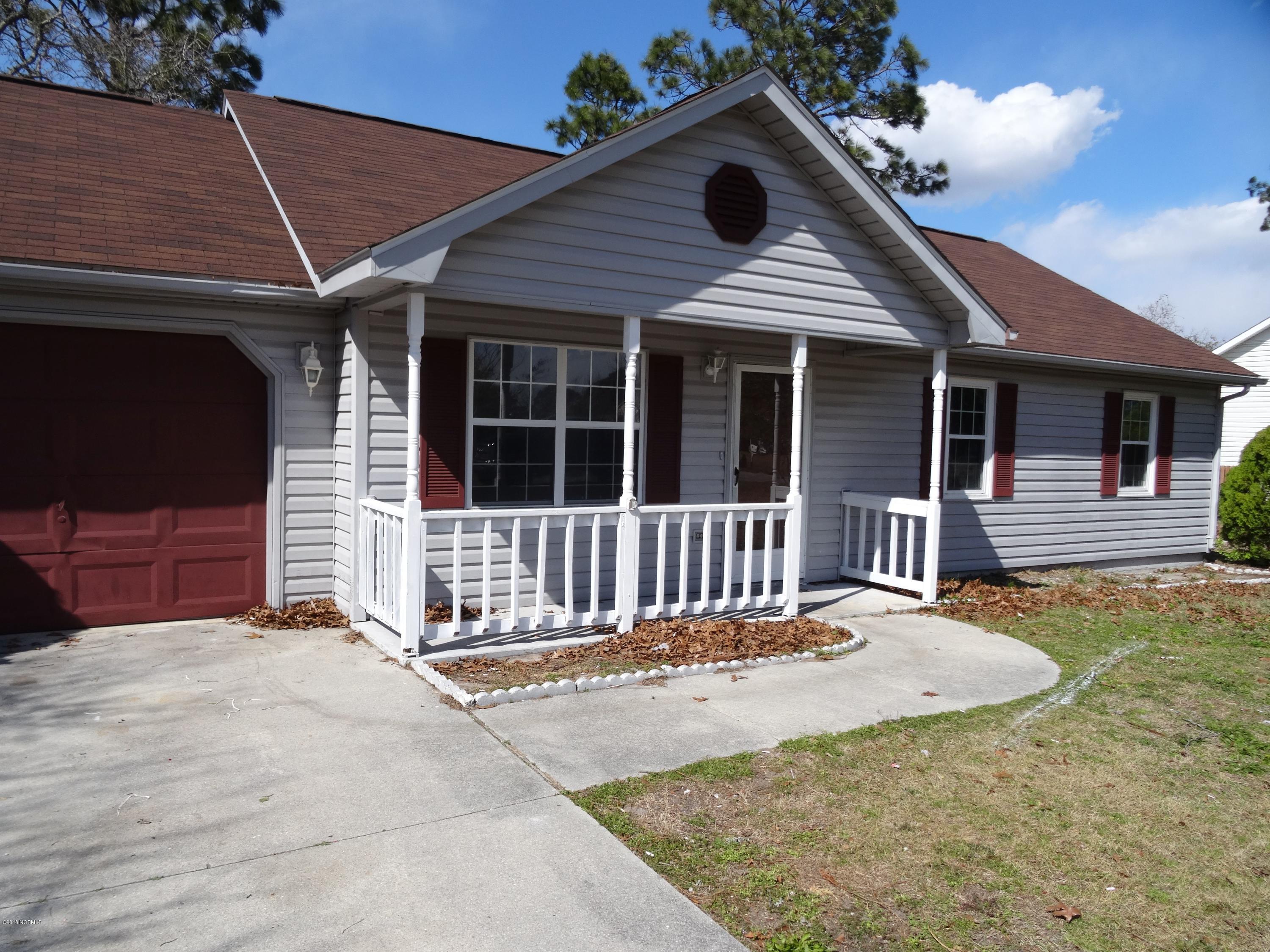 311 Crown Point Road Hubert, NC 28539 - Photo 3 of 25 Front Entrance 1