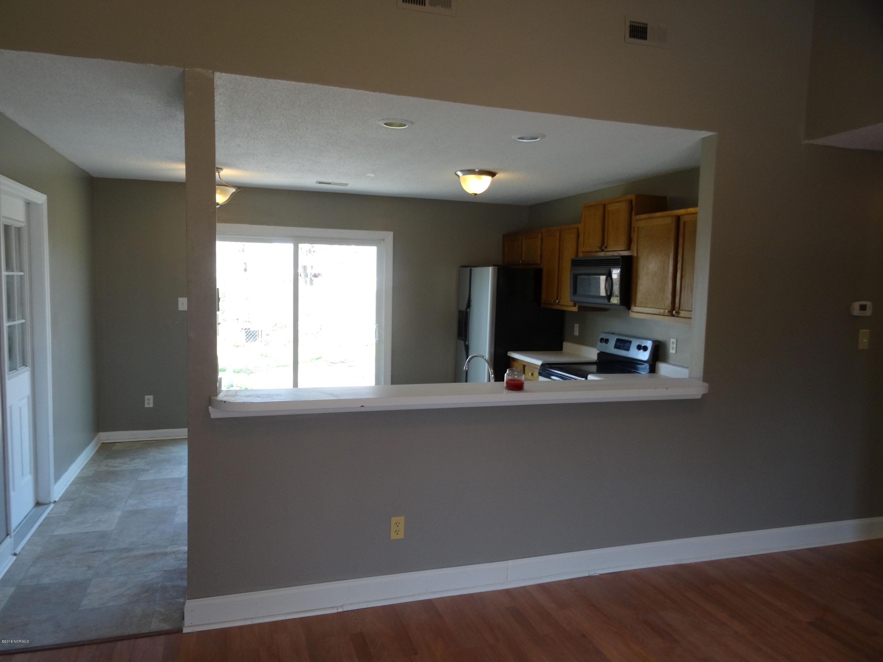 311 Crown Point Road Hubert, NC 28539 - Photo 6 of 25 Kitchen 5
