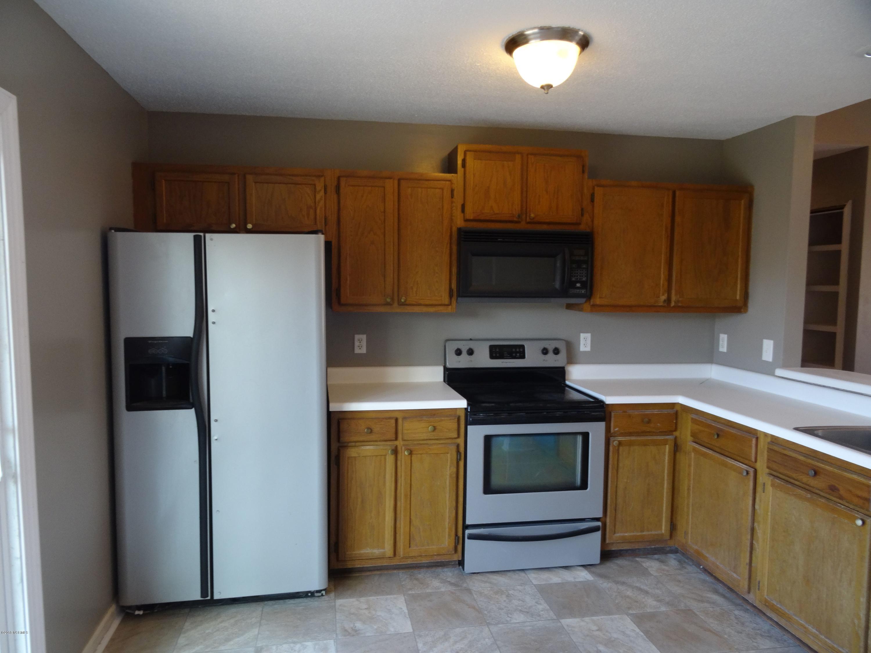 311 Crown Point Road Hubert, NC 28539 - Photo 9 of 25 Kitchen 2