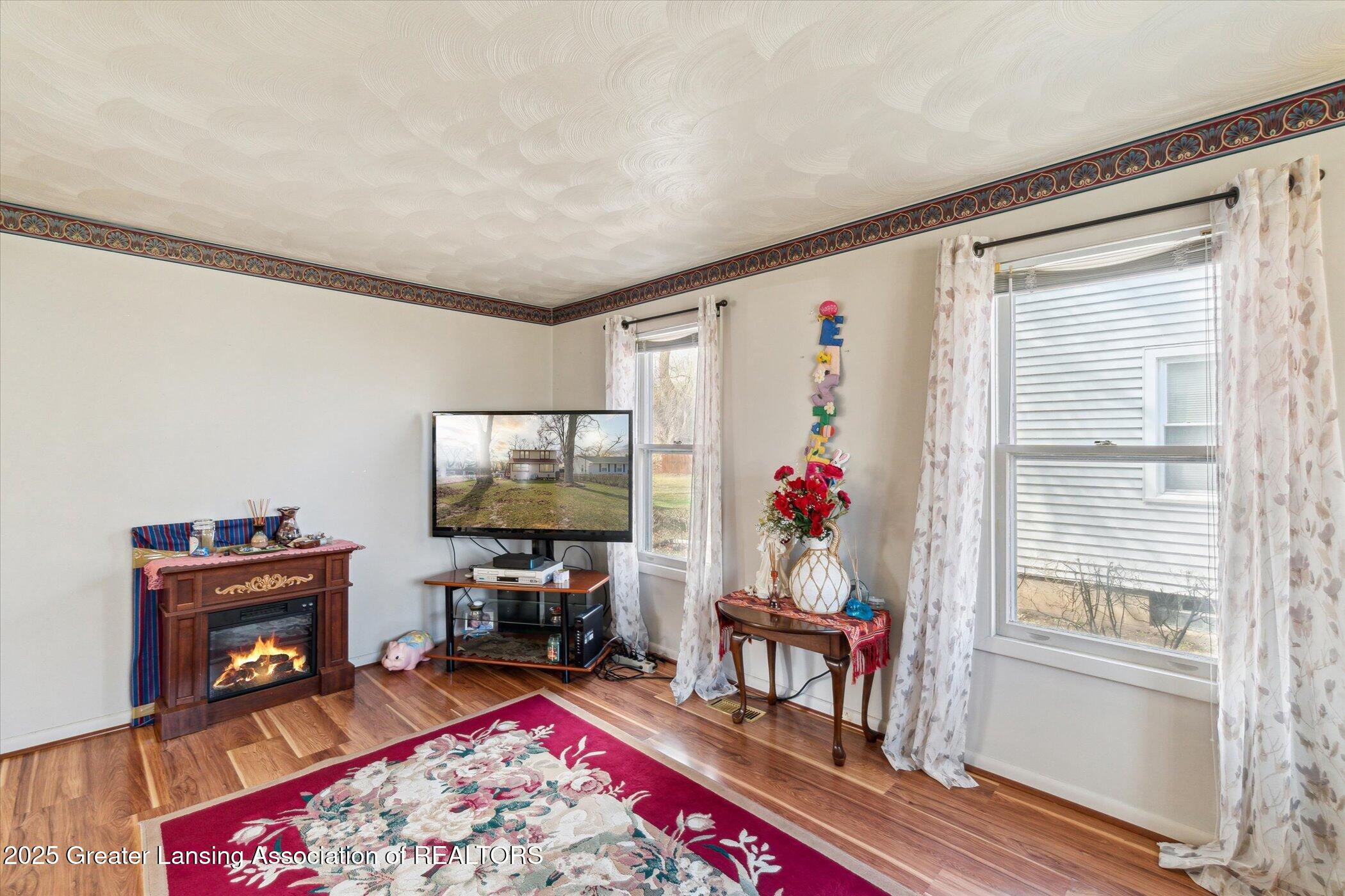 1717 West Jolly Road Lansing, MI 48910 - Photo 17 of 64 16-1717-W-Jolly-Rd-Lansing-MI-48910-Wind