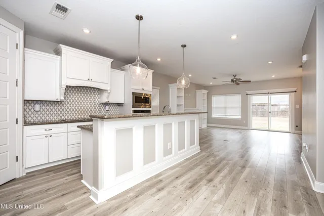 $2,400 | 10463 West Landon Green Circle, Gulfport, MS 39503