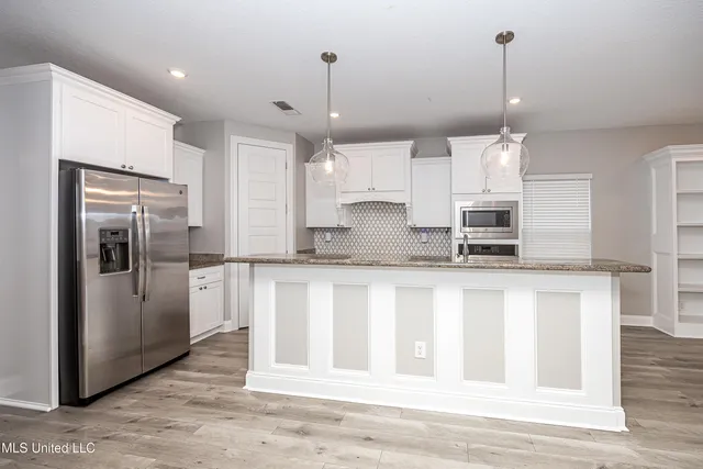 $2,400 | 10463 West Landon Green Circle, Gulfport, MS 39503