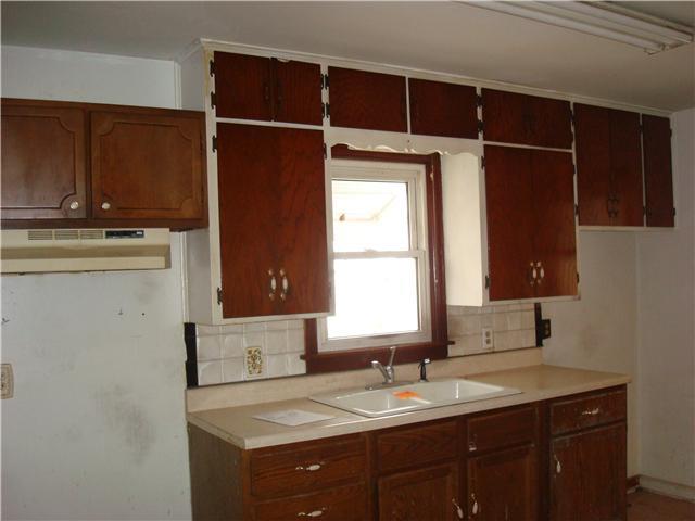 4055 Cossell Road Indianapolis, IN 46222 - Photo 4 of 8 Gallery Image 4