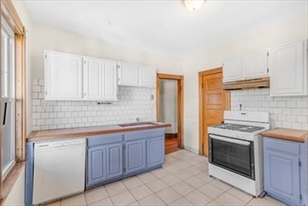 36 Mt Ida Road, Unit 3 Boston, MA 02122 - Photo 10 of 18