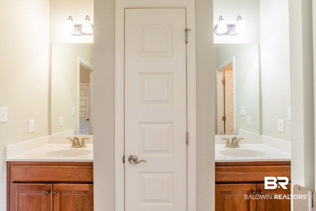 9670 Tanager Lane Daphne, AL 36527 - Photo 11 of 30 Jack & Jill bathroom