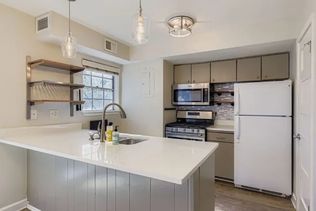 $1,850 | 7801 Shoal Creek Boulevard, Unit 135, Austin, TX 78757