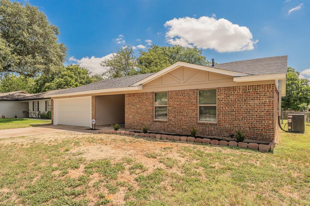 717 Blue Ridge Trail Saginaw, TX 76179 - Photo 3 of 40