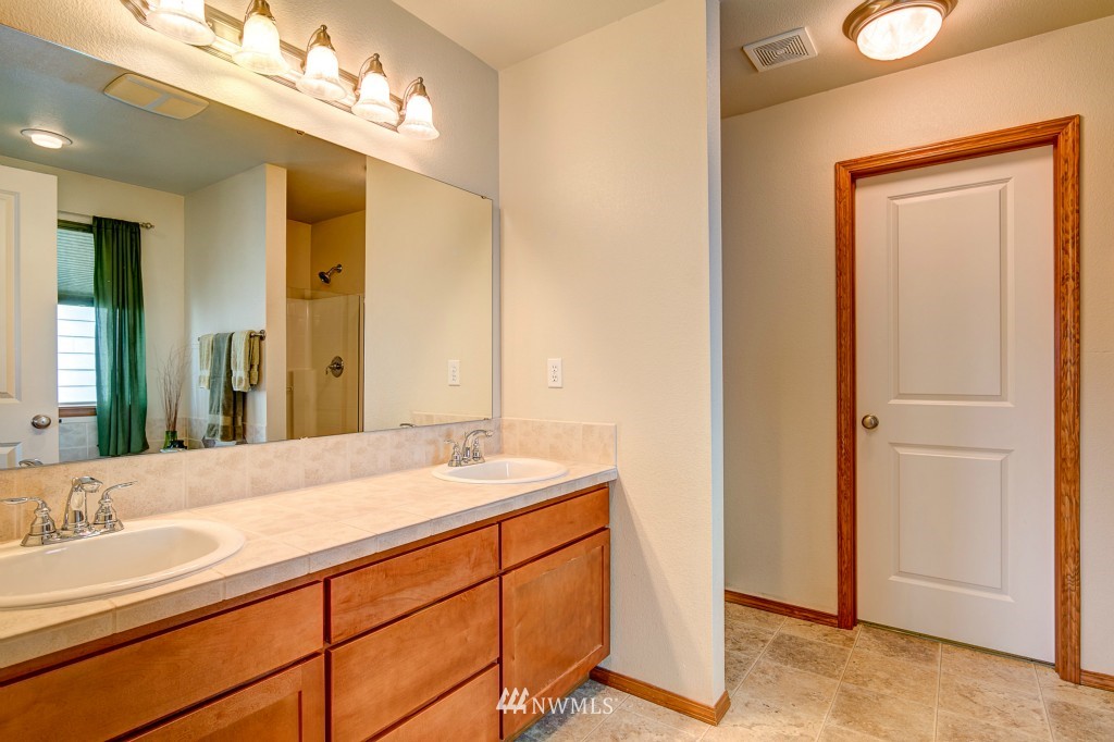 23721 17th Place West Bothell, WA 98021 - Photo 14 of 22