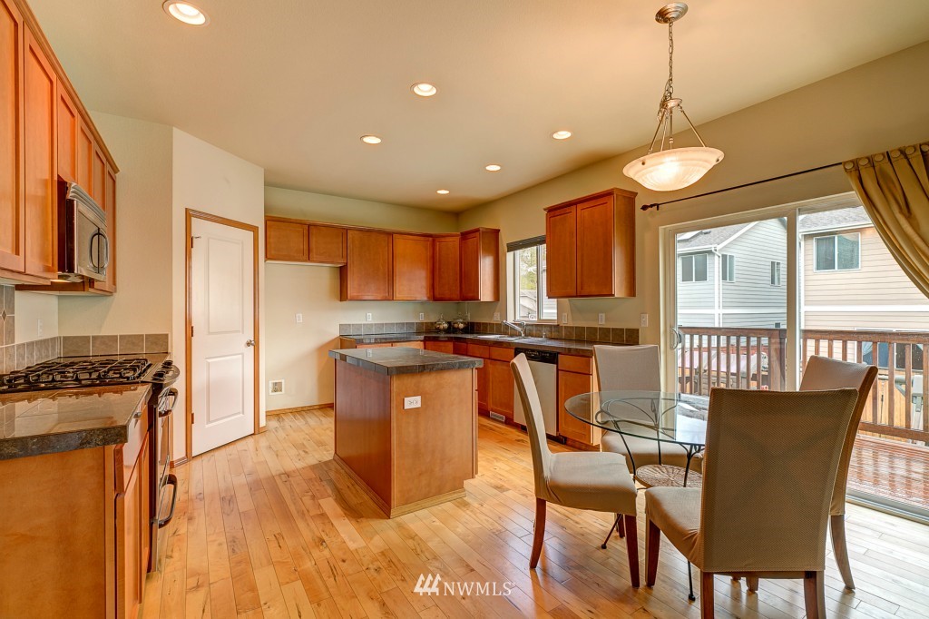 23721 17th Place West Bothell, WA 98021 - Photo 6 of 22