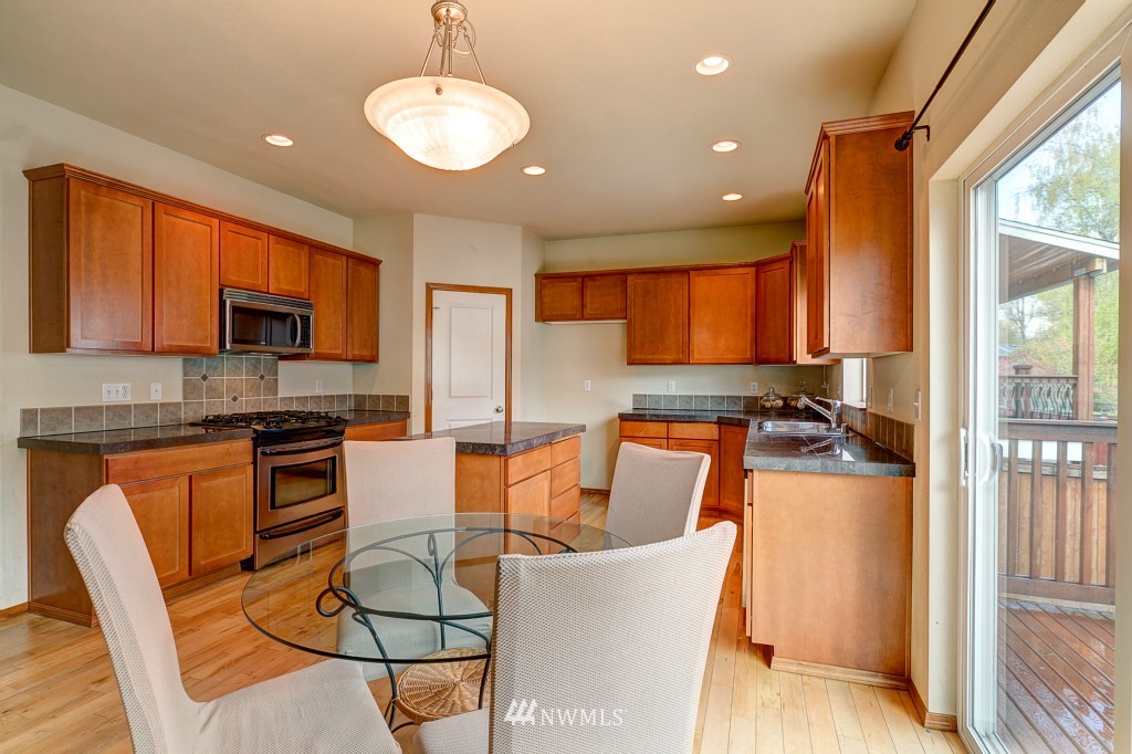 23721 17th Place West Bothell, WA 98021 - Photo 7 of 22