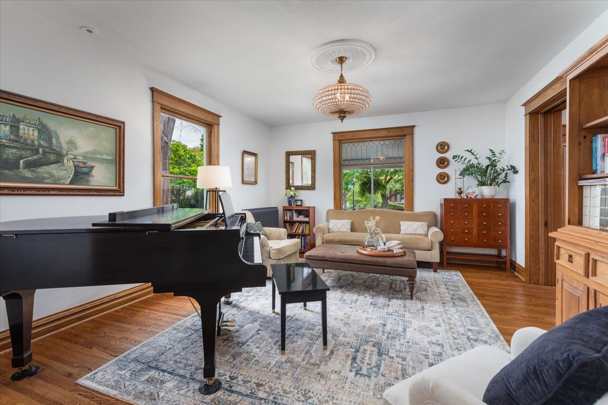23 Columbia Street Naperville, IL 60540 - Photo 13 of 94