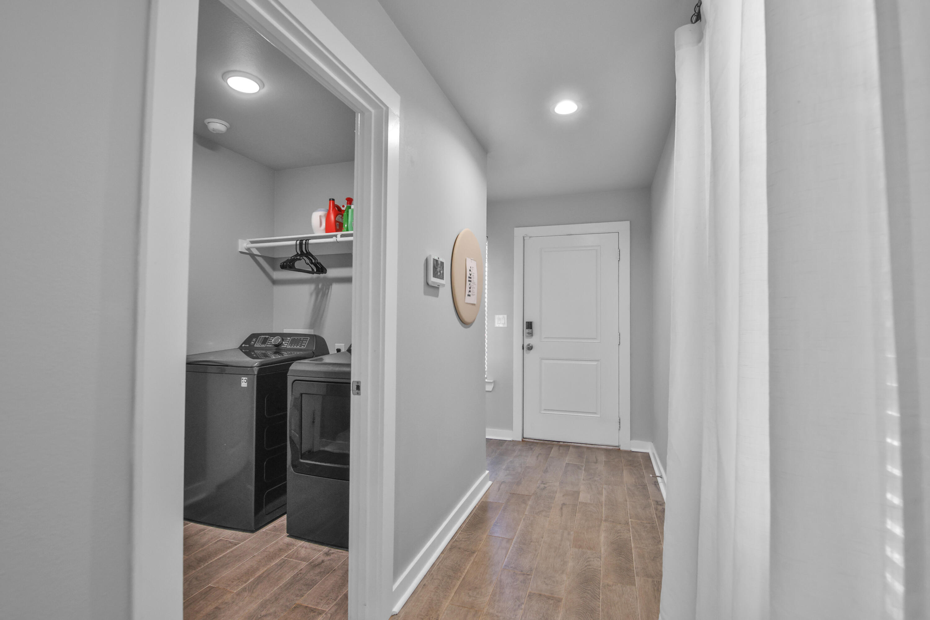 4613 126th Street Lubbock, TX 79424 - Photo 4 of 33 a view of hallway with walk in closet