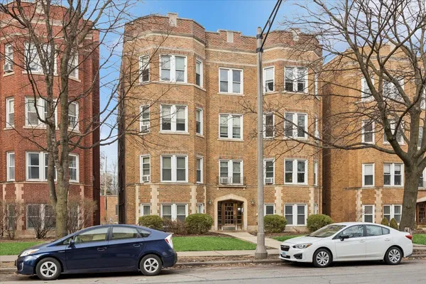 $260,000 | 7348 Lake Street, Unit 2E, River Forest, IL 60305