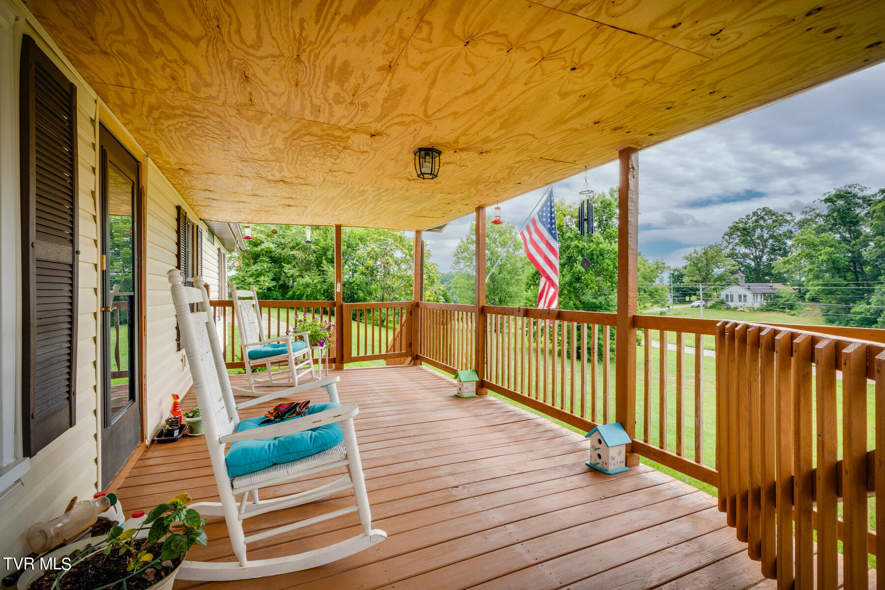 1130 West Allens Bridge Road Greeneville, TN 37743 - Photo 5 of 38 005