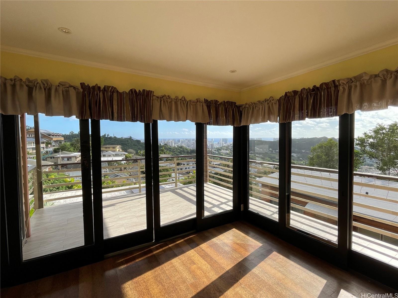 2757 Pacific Heights Road Honolulu, HI 96813 - Photo 1 of 1 Living room, upper level from main entrance