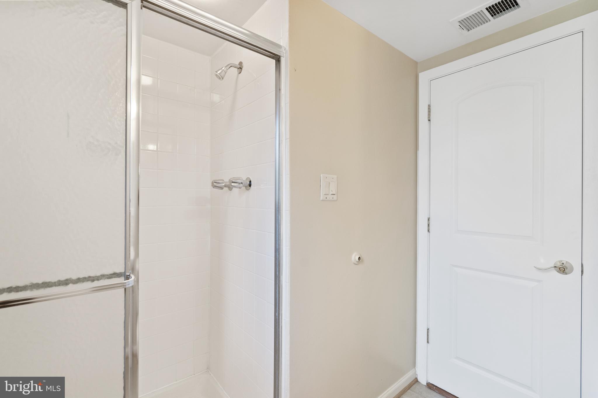 8307 Crown Court Road Alexandria, VA 22308 - Photo 35 of 48