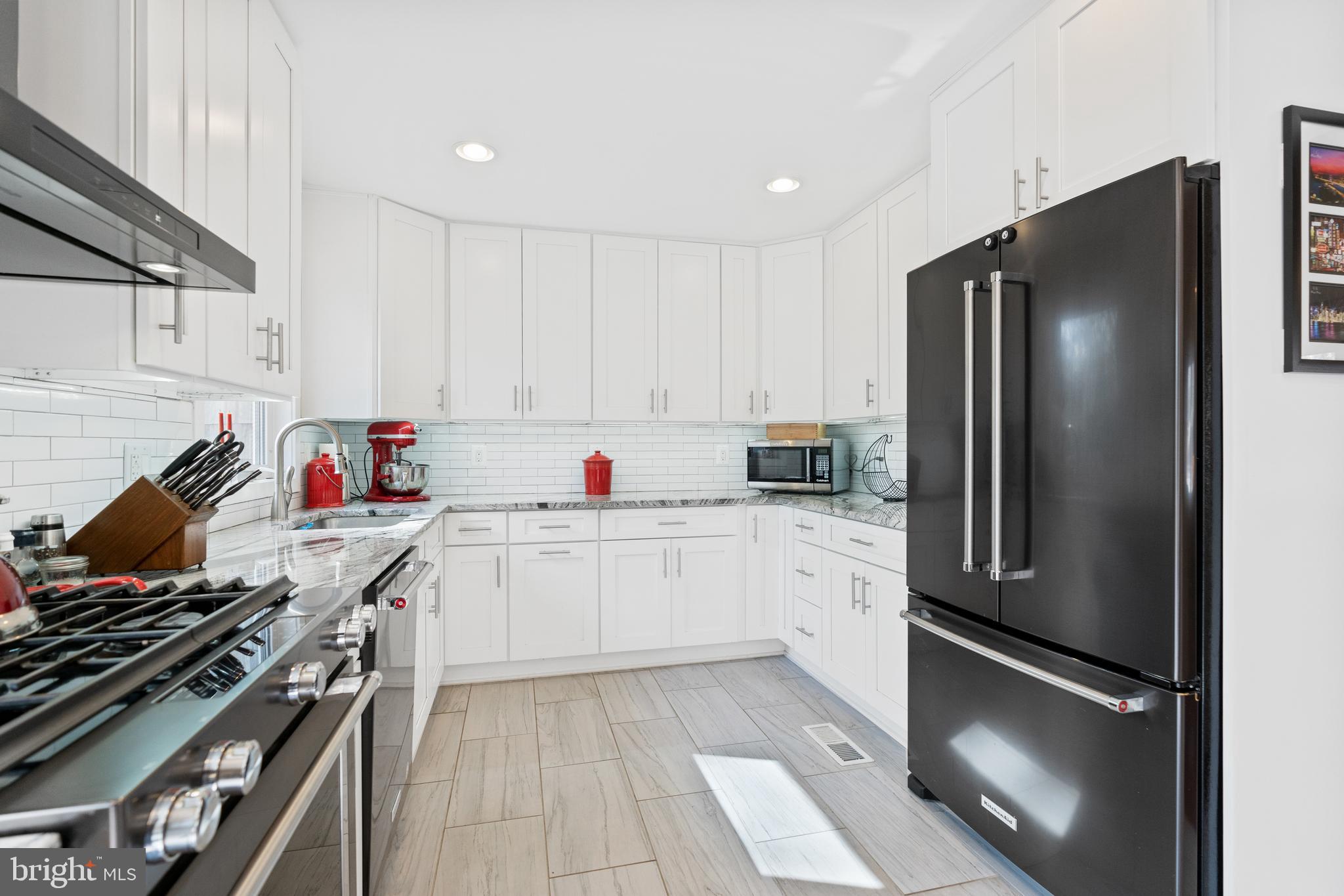 8307 Crown Court Road Alexandria, VA 22308 - Photo 9 of 48