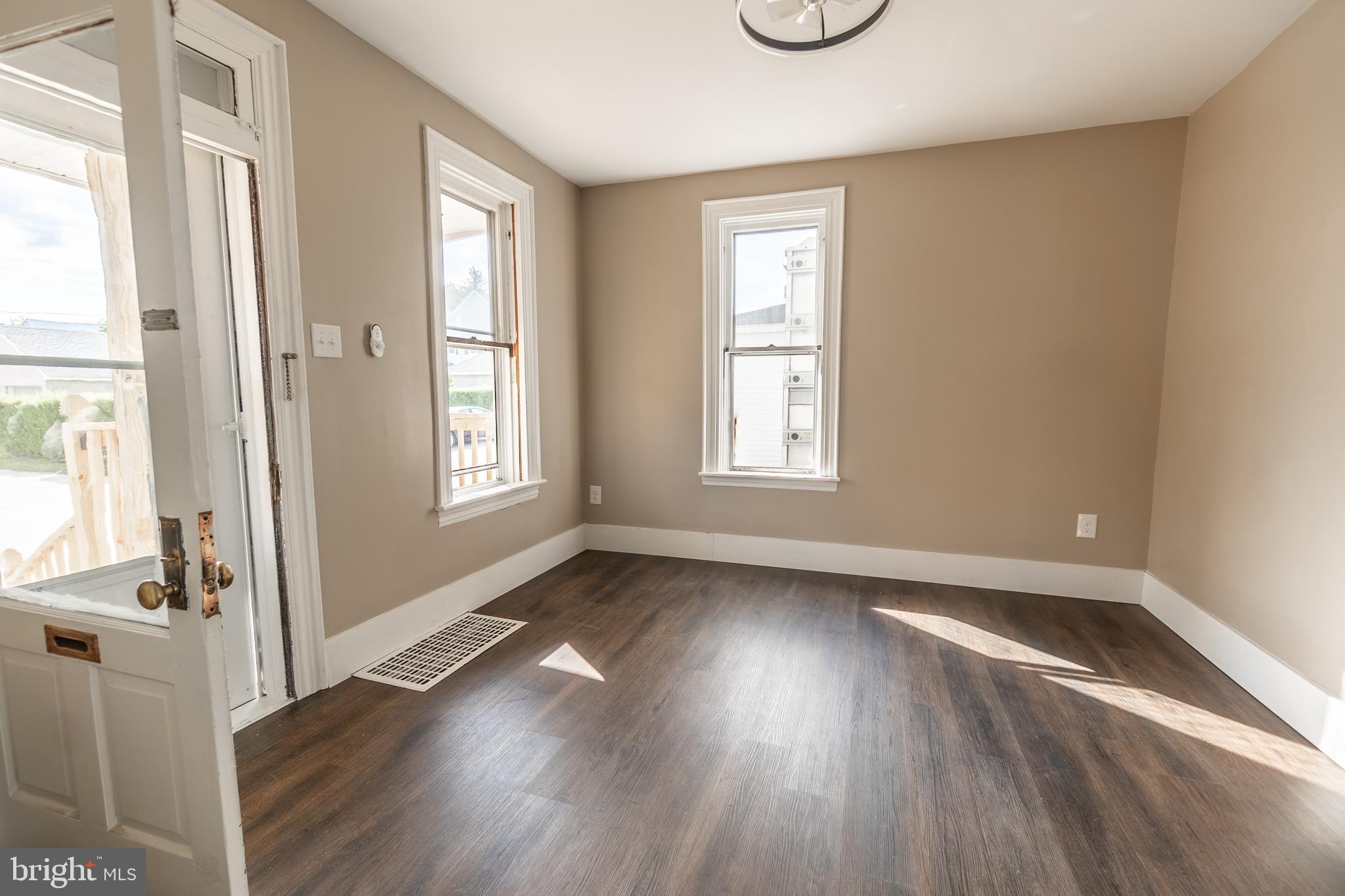 229 2nd Avenue Hanover, PA 17331 - Photo 4 of 23