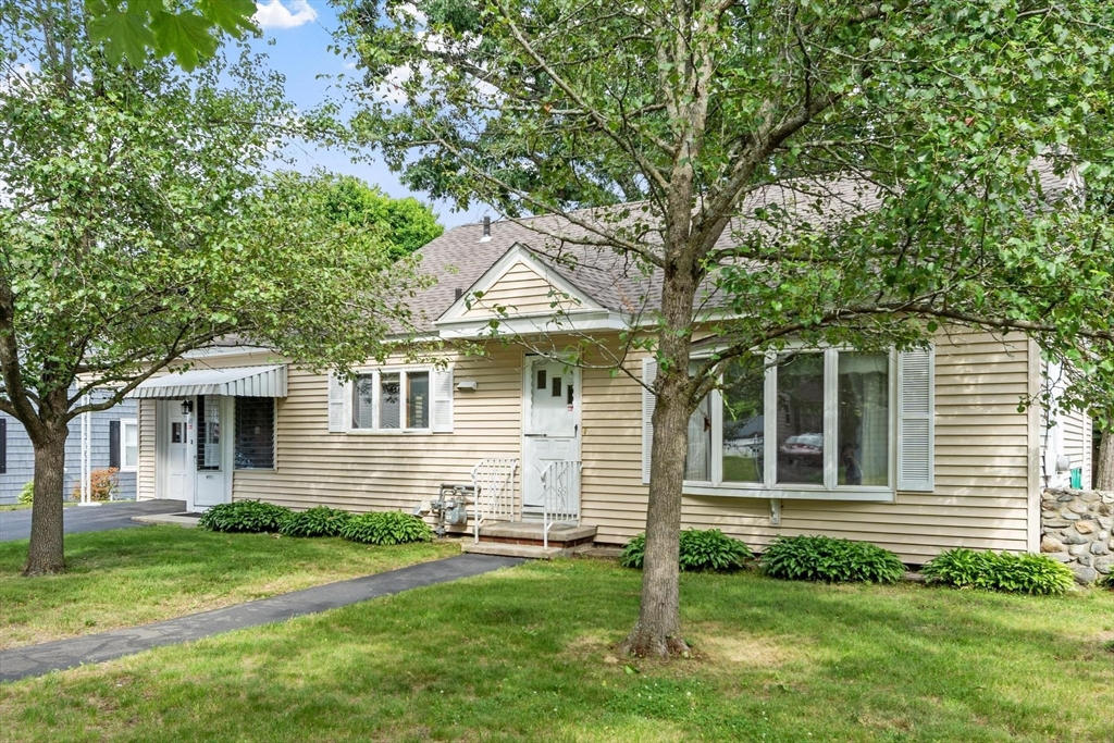 48 Chickering Street Lawrence, MA 01843 - Photo 3 of 38