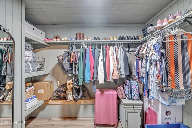 $264,900 | 615 East Robbins Road, Robbins, TN 37852