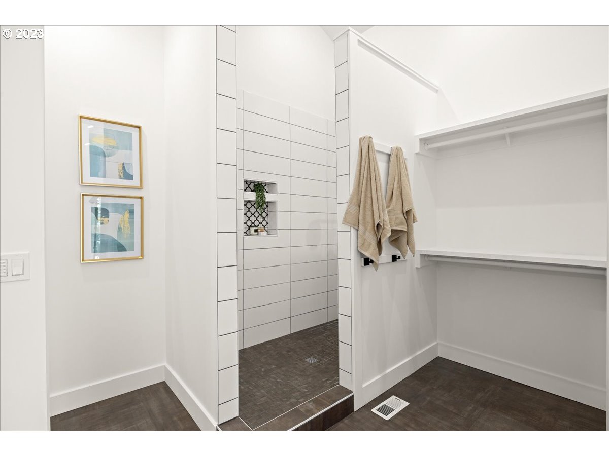 2108 Southwest Mossy Brae Road West Linn, OR 97068 - Photo 20 of 46 Gallery Image 20