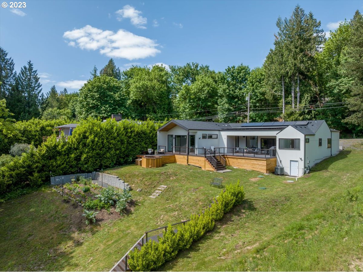 2108 Southwest Mossy Brae Road West Linn, OR 97068 - Photo 37 of 46 Gallery Image 37