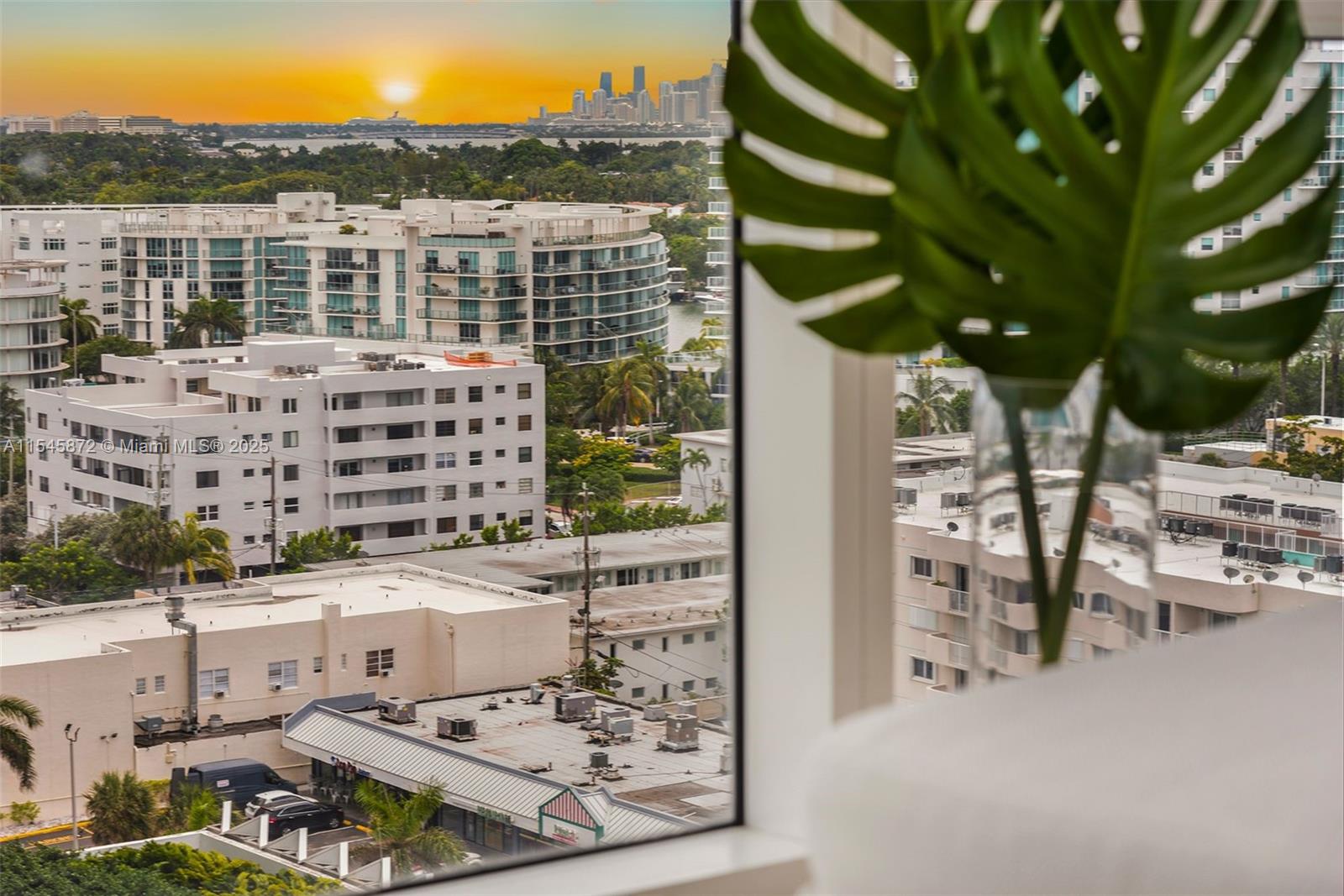 6801 Collins Avenue, Unit 1206 Miami Beach, FL 33141 - Photo 17 of 69