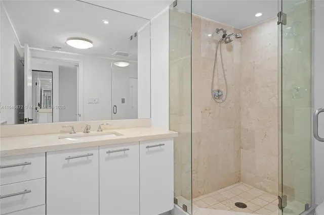 $1,575,000 | 6801 Collins Avenue, Unit 1206, Miami Beach, FL 33141