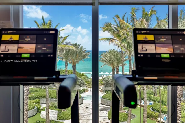 $1,575,000 | 6801 Collins Avenue, Unit 1206, Miami Beach, FL 33141