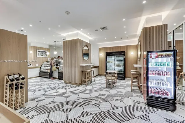 $1,575,000 | 6801 Collins Avenue, Unit 1206, Miami Beach, FL 33141