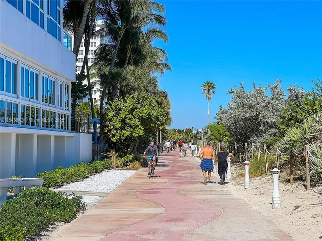 $1,575,000 | 6801 Collins Avenue, Unit 1206, Miami Beach, FL 33141