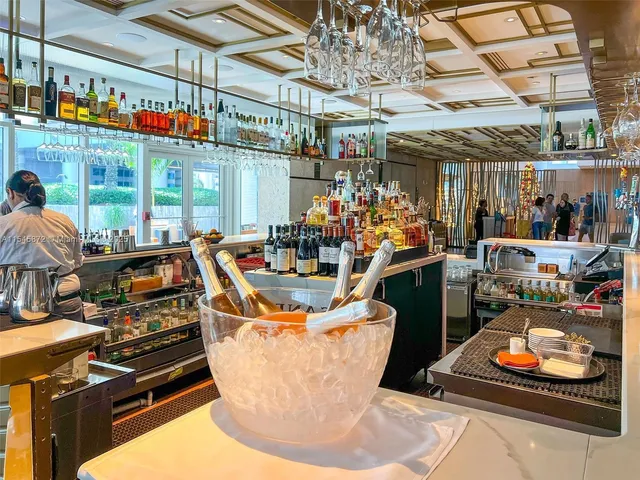 $1,575,000 | 6801 Collins Avenue, Unit 1206, Miami Beach, FL 33141