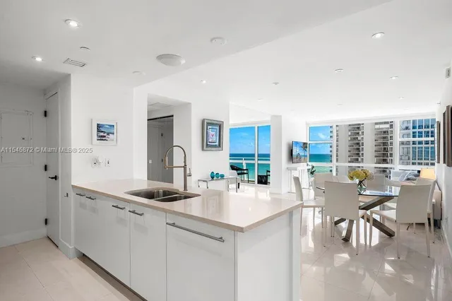 $1,575,000 | 6801 Collins Avenue, Unit 1206, Miami Beach, FL 33141