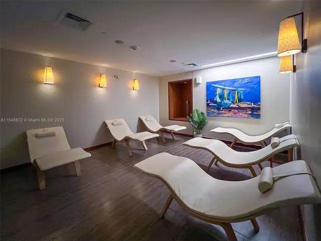 $1,575,000 | 6801 Collins Avenue, Unit 1206, Miami Beach, FL 33141