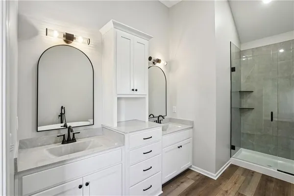 $385,000 | 309 Northeast 51st Road, Warrensburg, MO 64093